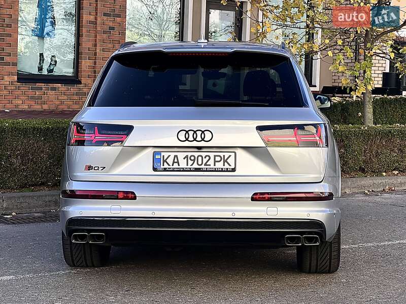 Позашляховик / Кросовер Audi Q7 2017 в Києві