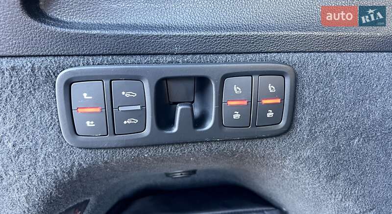 Позашляховик / Кросовер Audi Q7 2017 в Києві