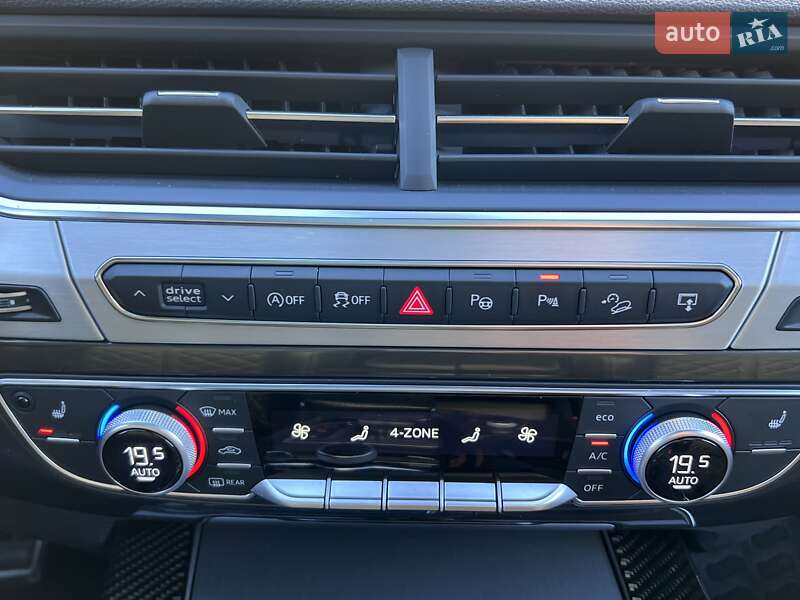 Позашляховик / Кросовер Audi Q7 2017 в Києві