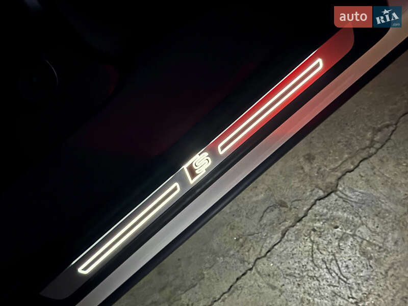 Внедорожник / Кроссовер Audi Q7 2016 в Киеве