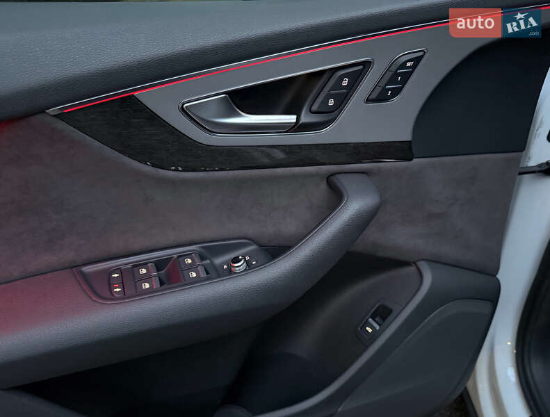 Внедорожник / Кроссовер Audi Q7 2016 в Киеве