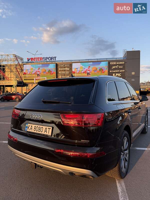 Внедорожник / Кроссовер Audi Q7 2019 в Киеве