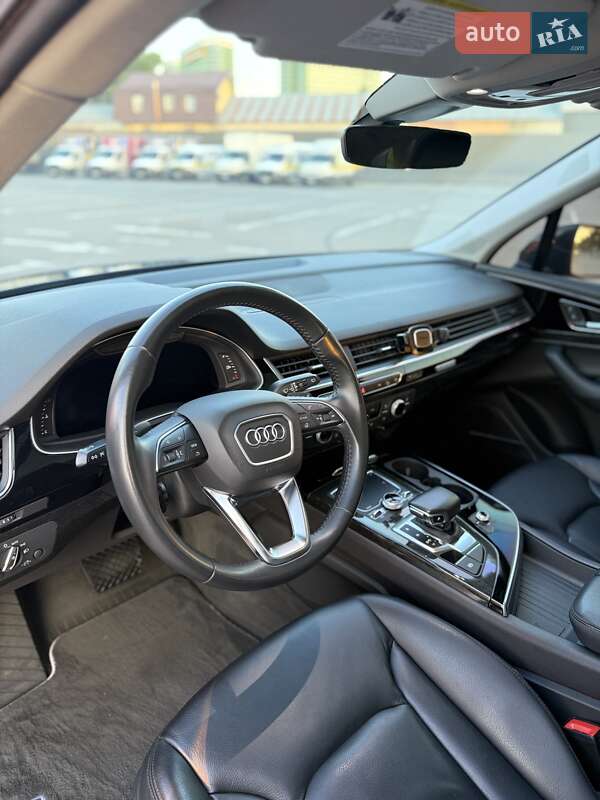 Внедорожник / Кроссовер Audi Q7 2019 в Киеве