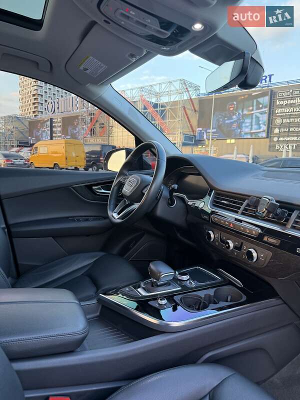 Внедорожник / Кроссовер Audi Q7 2019 в Киеве