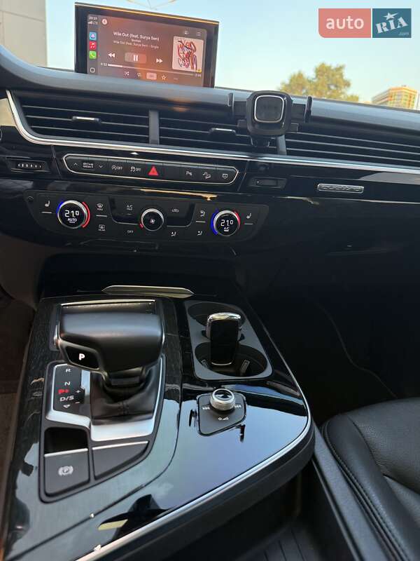 Внедорожник / Кроссовер Audi Q7 2019 в Киеве