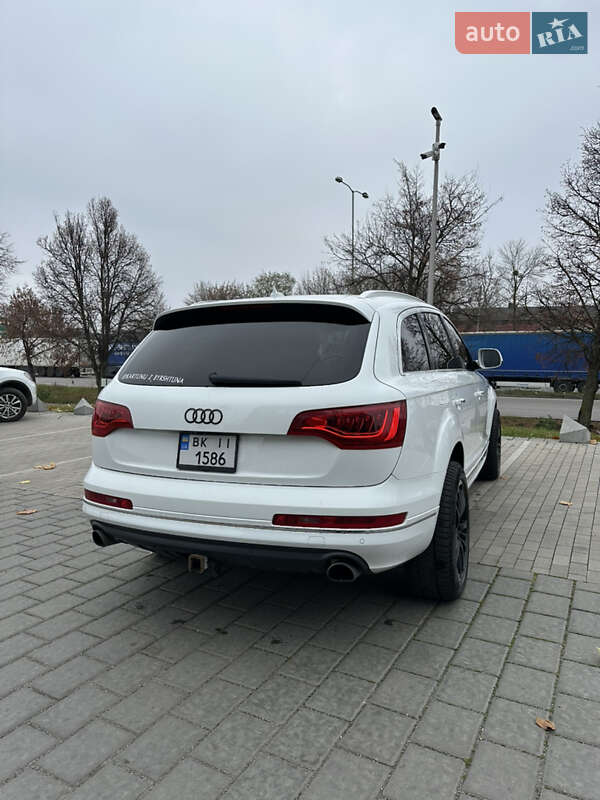 Внедорожник / Кроссовер Audi Q7 2014 в Ровно
