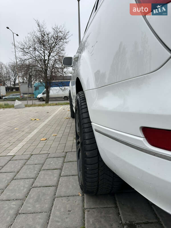 Внедорожник / Кроссовер Audi Q7 2014 в Ровно