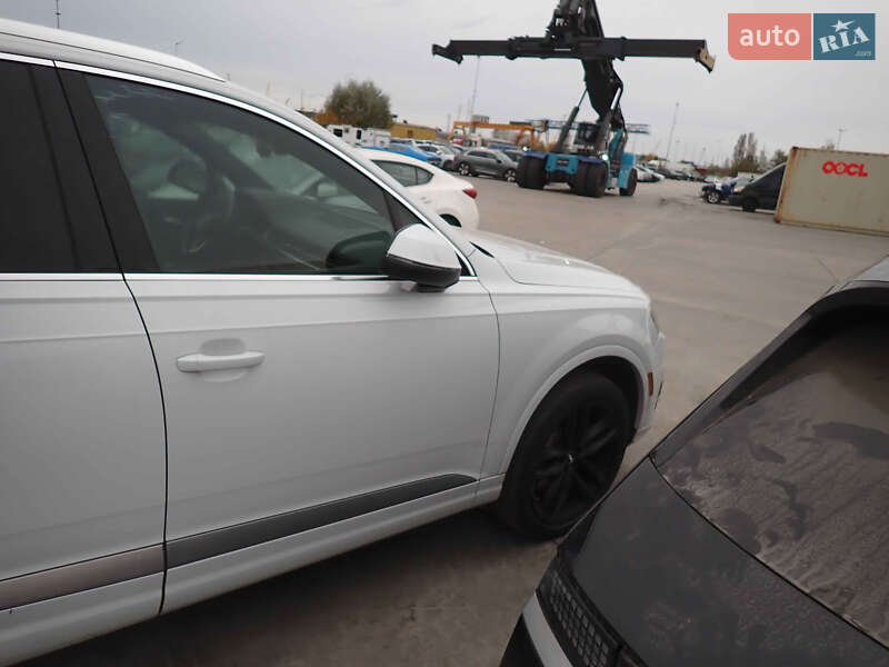 Позашляховик / Кросовер Audi Q7 2016 в Львові фото 6 Позашляховик / Кросовер Audi Q7 2016 в Львові