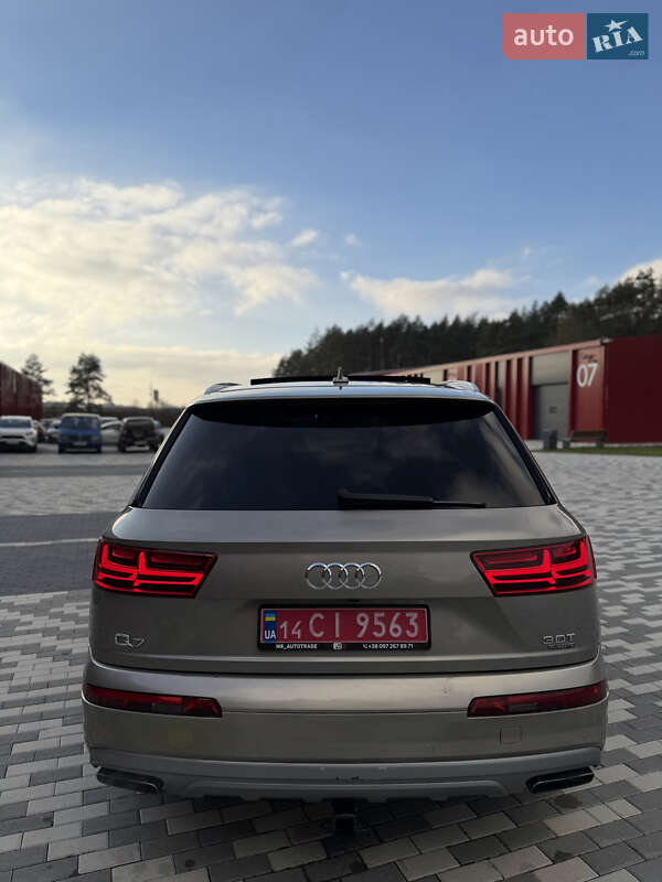 Позашляховик / Кросовер Audi Q7 2017 в Львові