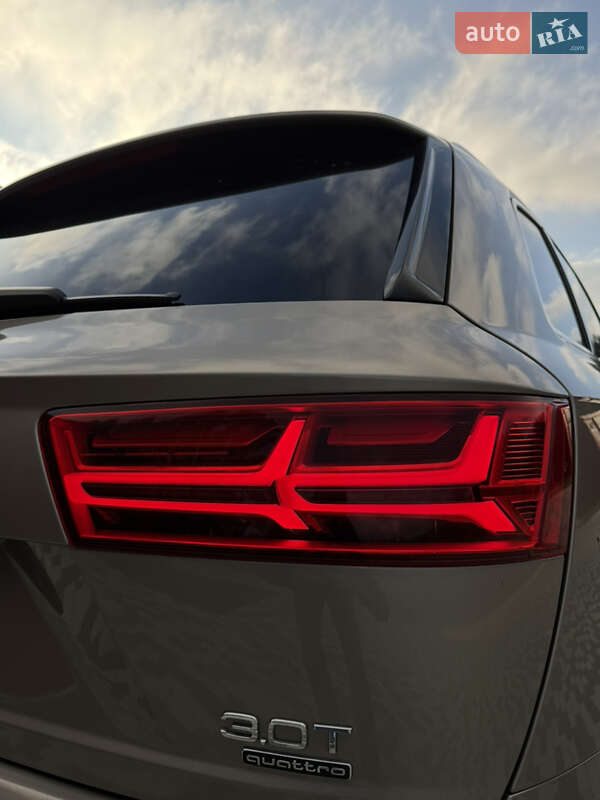 Позашляховик / Кросовер Audi Q7 2017 в Львові
