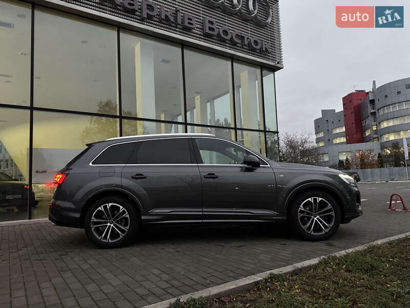 Внедорожник / Кроссовер Audi Q7 2024 в Харькове