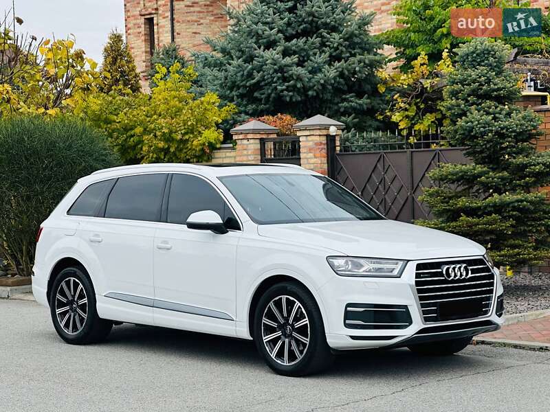 Внедорожник / Кроссовер Audi Q7 2016 в Днепре