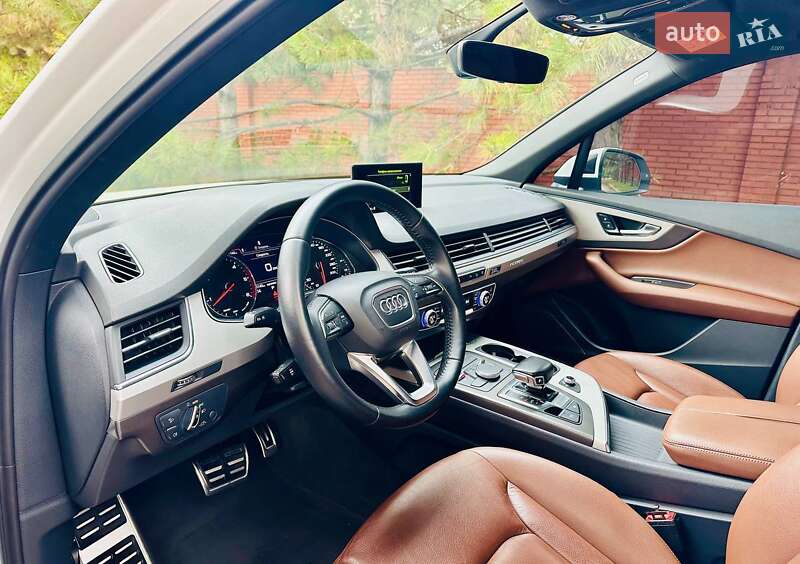 Внедорожник / Кроссовер Audi Q7 2016 в Днепре