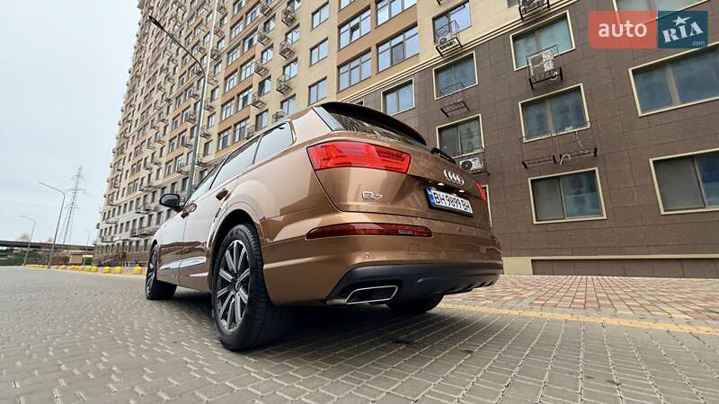 Внедорожник / Кроссовер Audi Q7 2017 в Одессе