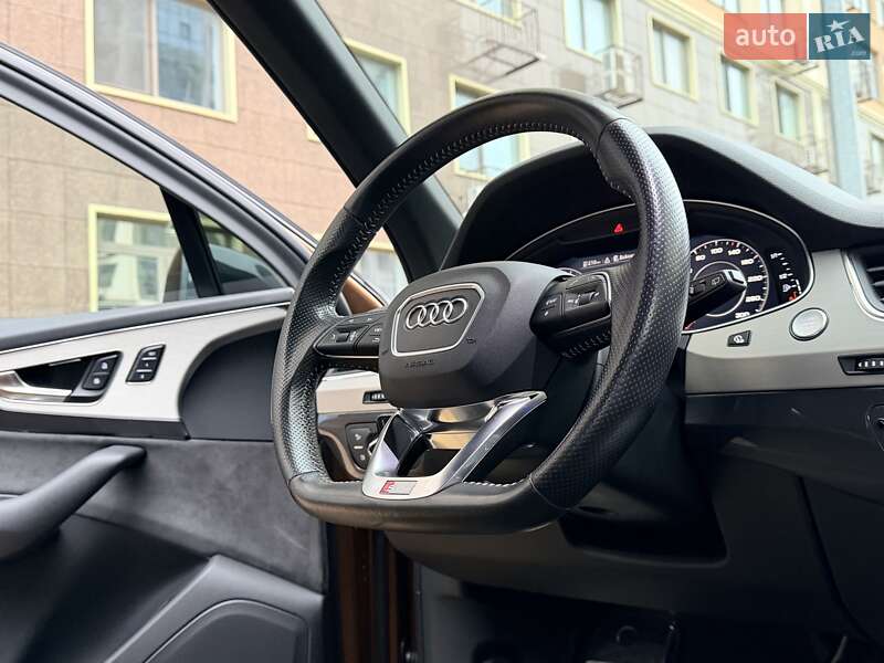 Внедорожник / Кроссовер Audi Q7 2017 в Одессе