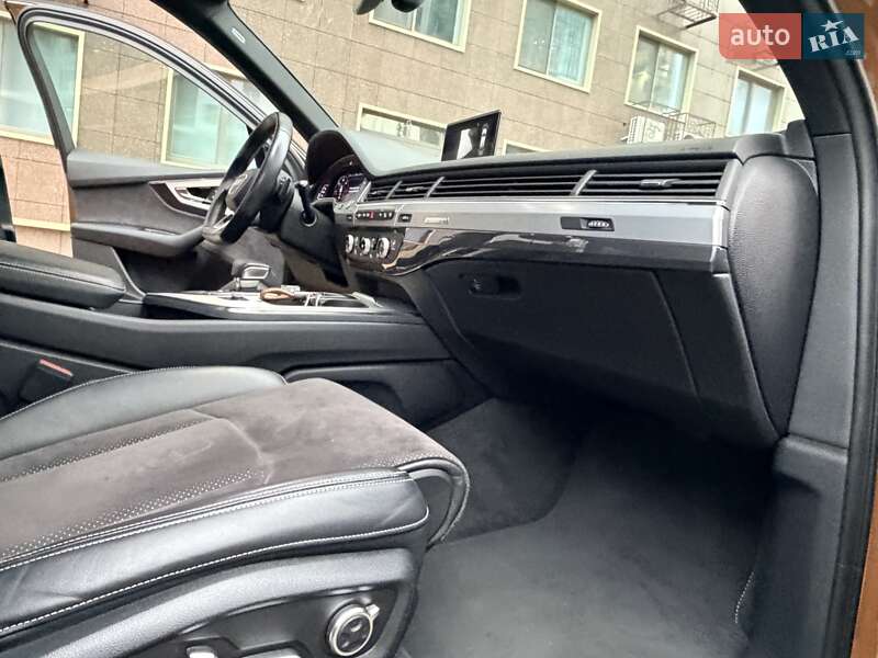 Внедорожник / Кроссовер Audi Q7 2017 в Одессе