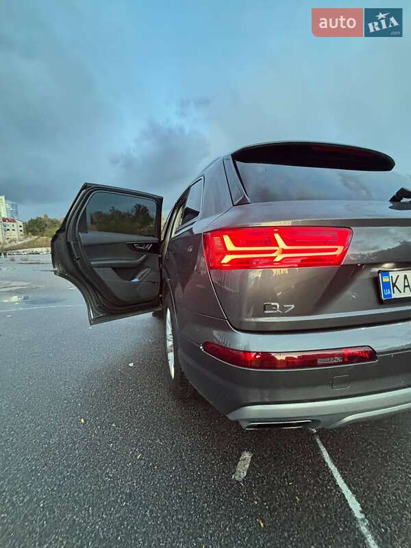 Позашляховик / Кросовер Audi Q7 2018 в Києві