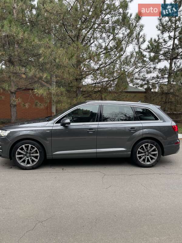 Позашляховик / Кросовер Audi Q7 2016 в Дніпрі фото 4 Позашляховик / Кросовер Audi Q7 2016 в Дніпрі