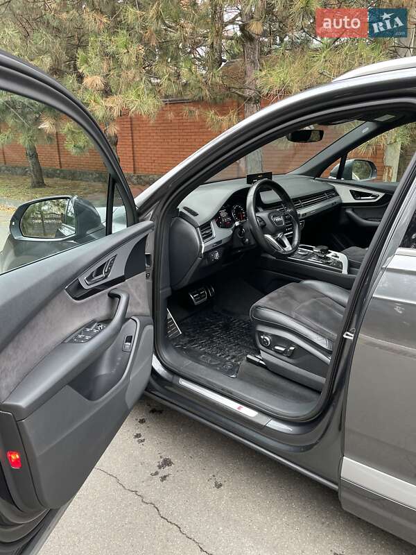 Позашляховик / Кросовер Audi Q7 2016 в Дніпрі фото 12 Позашляховик / Кросовер Audi Q7 2016 в Дніпрі