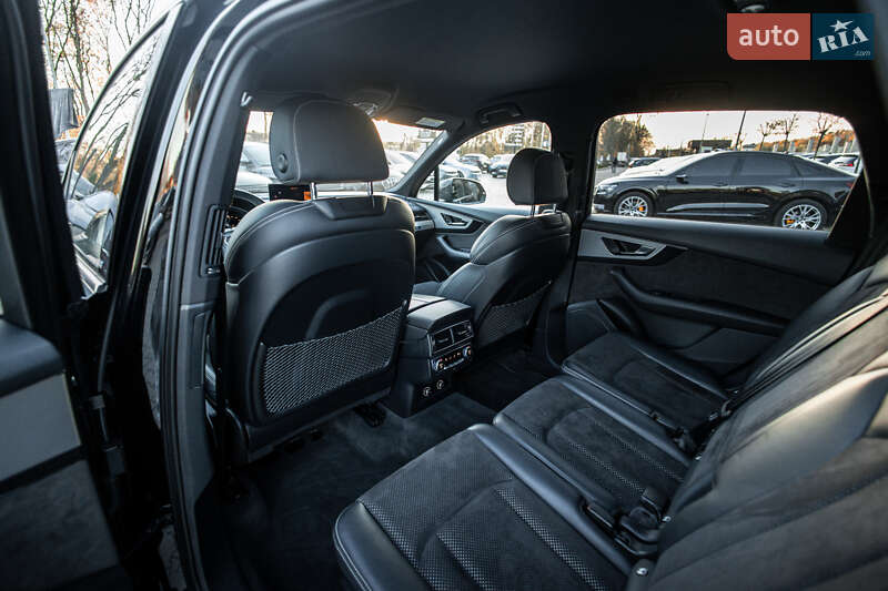 Позашляховик / Кросовер Audi Q7 2017 в Львові фото 29 Позашляховик / Кросовер Audi Q7 2017 в Львові