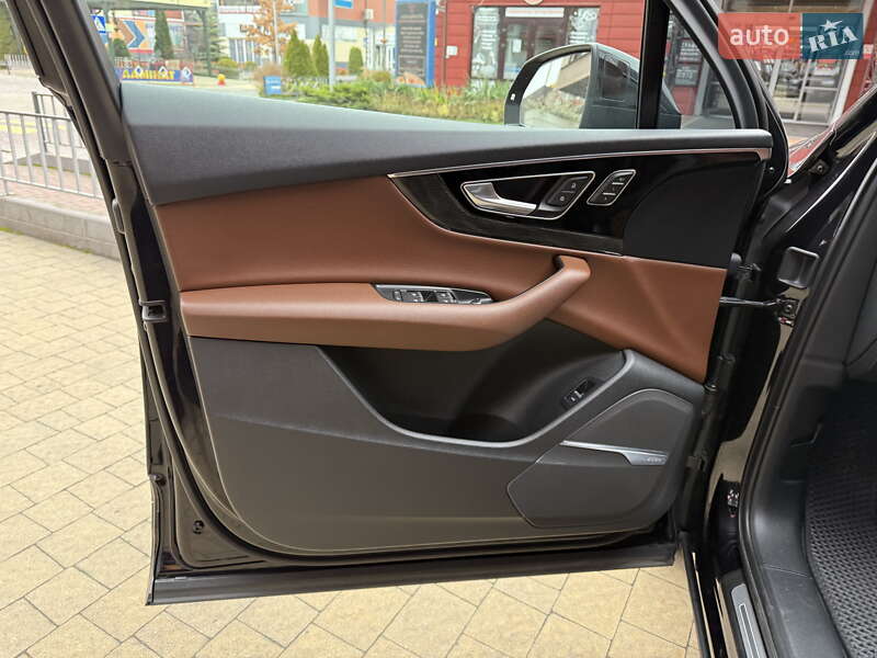 Позашляховик / Кросовер Audi Q7 2018 в Львові