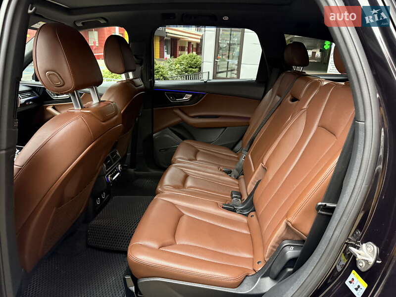 Позашляховик / Кросовер Audi Q7 2018 в Львові