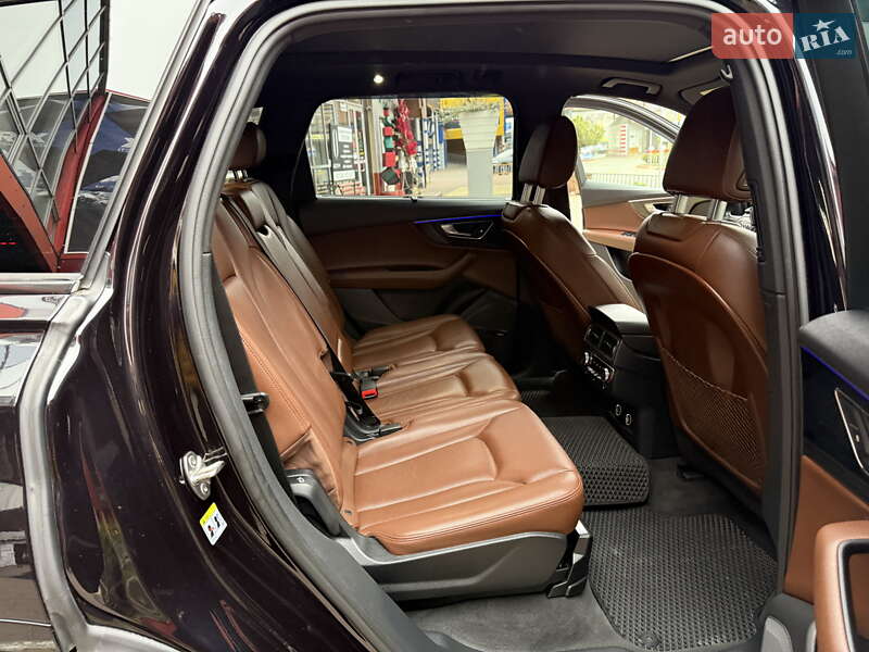 Позашляховик / Кросовер Audi Q7 2018 в Львові