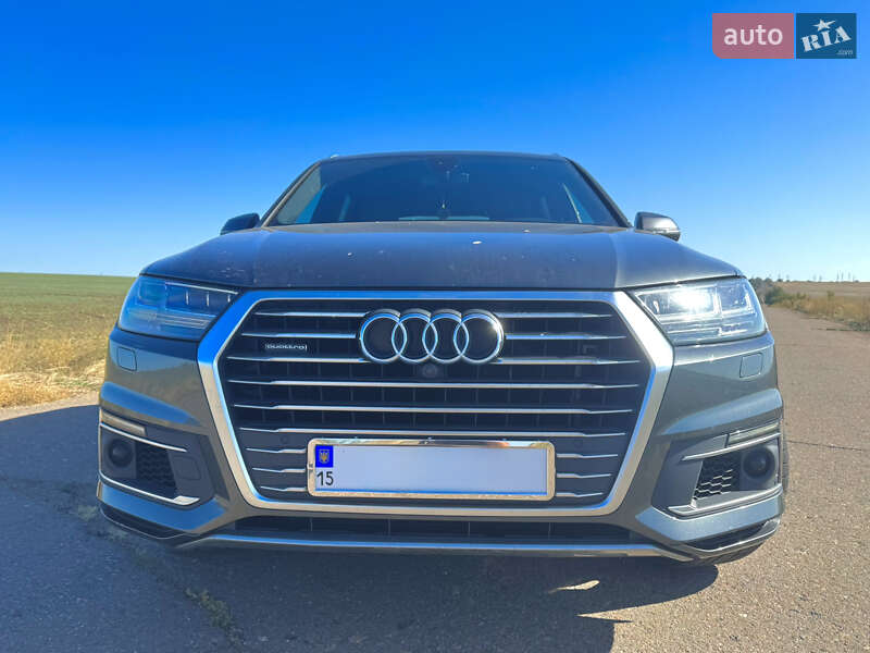 Позашляховик / Кросовер Audi Q7 2016 в Львові