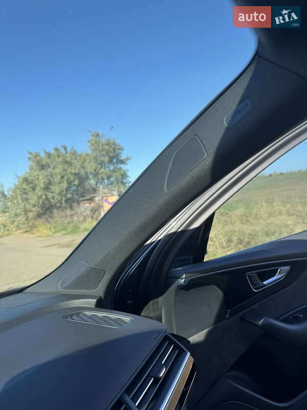 Позашляховик / Кросовер Audi Q7 2016 в Львові