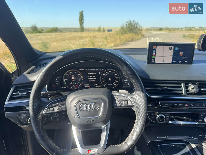 Позашляховик / Кросовер Audi Q7 2016 в Львові