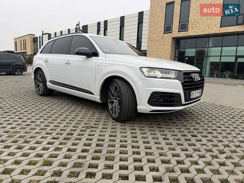 Позашляховик / Кросовер Audi Q7 2017 в Хмельницькому