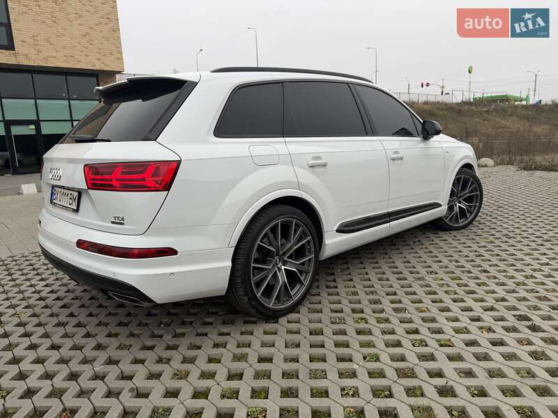 Позашляховик / Кросовер Audi Q7 2017 в Хмельницькому