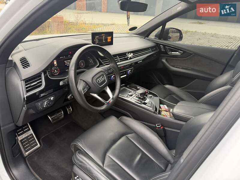Позашляховик / Кросовер Audi Q7 2017 в Хмельницькому