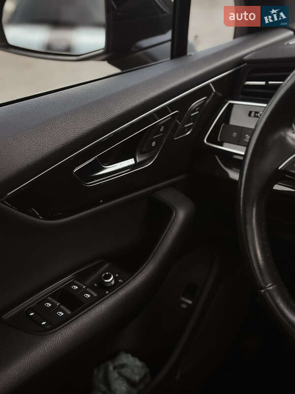 Позашляховик / Кросовер Audi Q7 2019 в Миколаєві