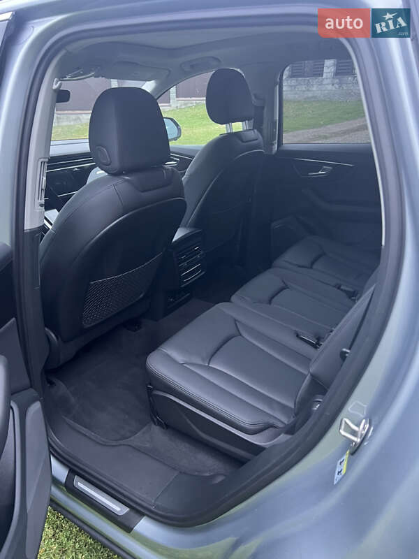 Позашляховик / Кросовер Audi Q7 2023 в Шегинях