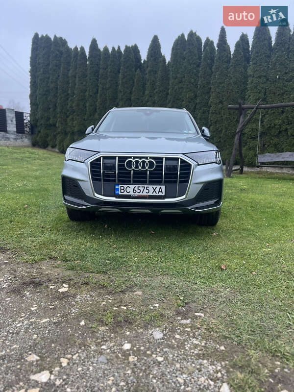 Позашляховик / Кросовер Audi Q7 2023 в Шегинях