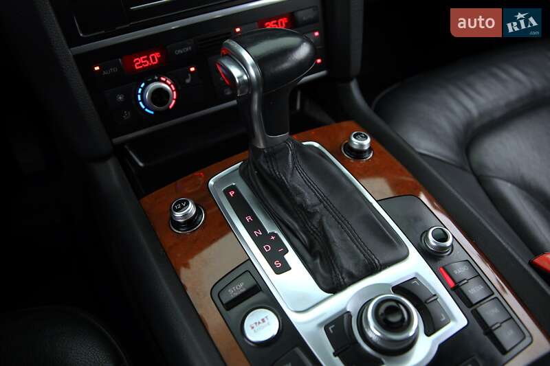 Позашляховик / Кросовер Audi Q7 2015 в Харкові