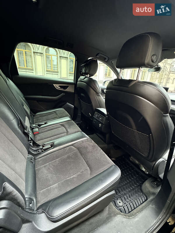 Позашляховик / Кросовер Audi Q7 2017 в Києві фото 11 Позашляховик / Кросовер Audi Q7 2017 в Києві