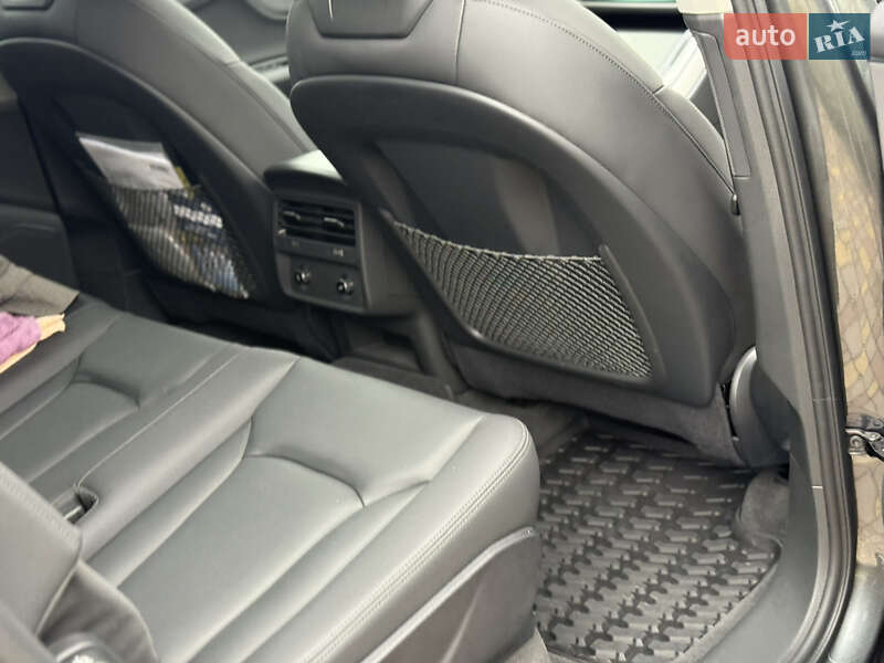 Внедорожник / Кроссовер Audi Q7 2023 в Днепре