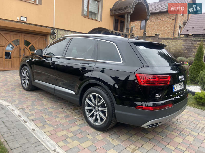 Позашляховик / Кросовер Audi Q7 2017 в Тернополі