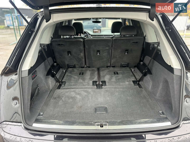 Внедорожник / Кроссовер Audi Q7 2017 в Киеве