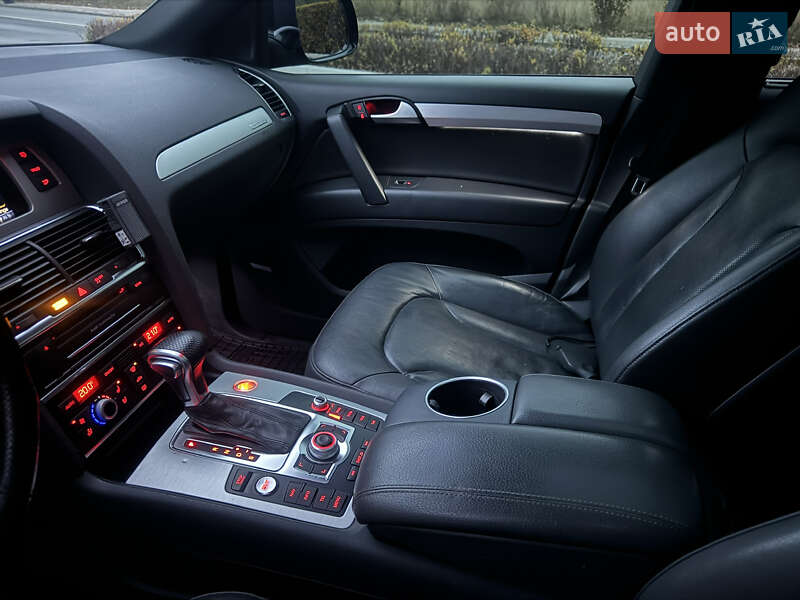 Позашляховик / Кросовер Audi Q7 2015 в Києві
