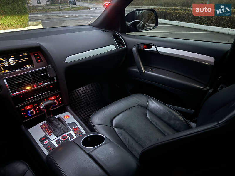 Позашляховик / Кросовер Audi Q7 2015 в Києві