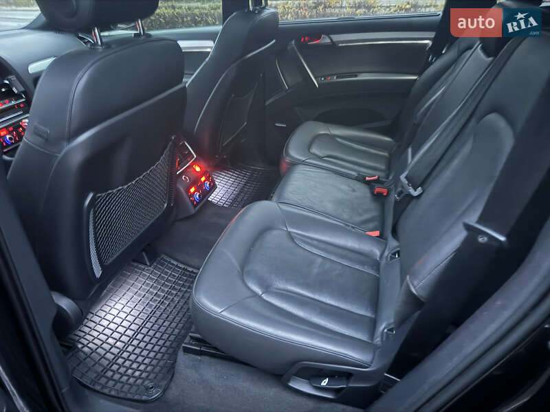 Позашляховик / Кросовер Audi Q7 2015 в Києві