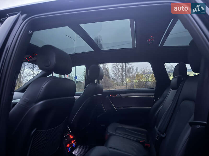 Позашляховик / Кросовер Audi Q7 2015 в Києві