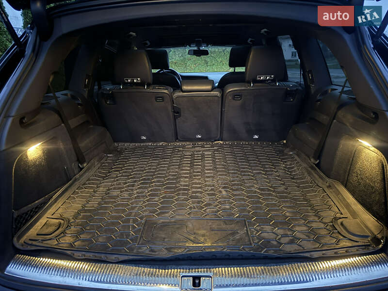 Позашляховик / Кросовер Audi Q7 2015 в Києві