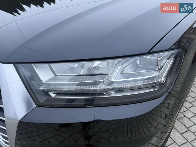 Позашляховик / Кросовер Audi Q7 2017 в Львові