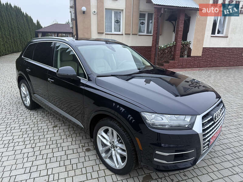 Позашляховик / Кросовер Audi Q7 2017 в Львові