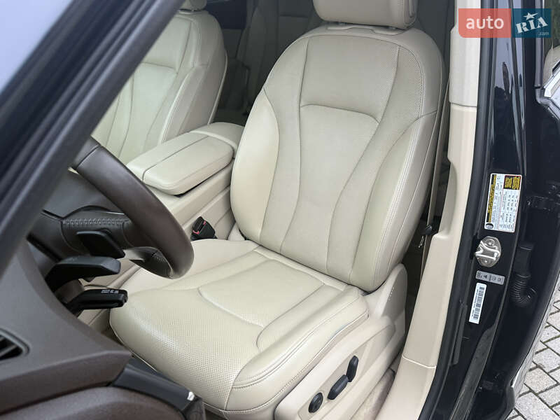 Позашляховик / Кросовер Audi Q7 2017 в Львові