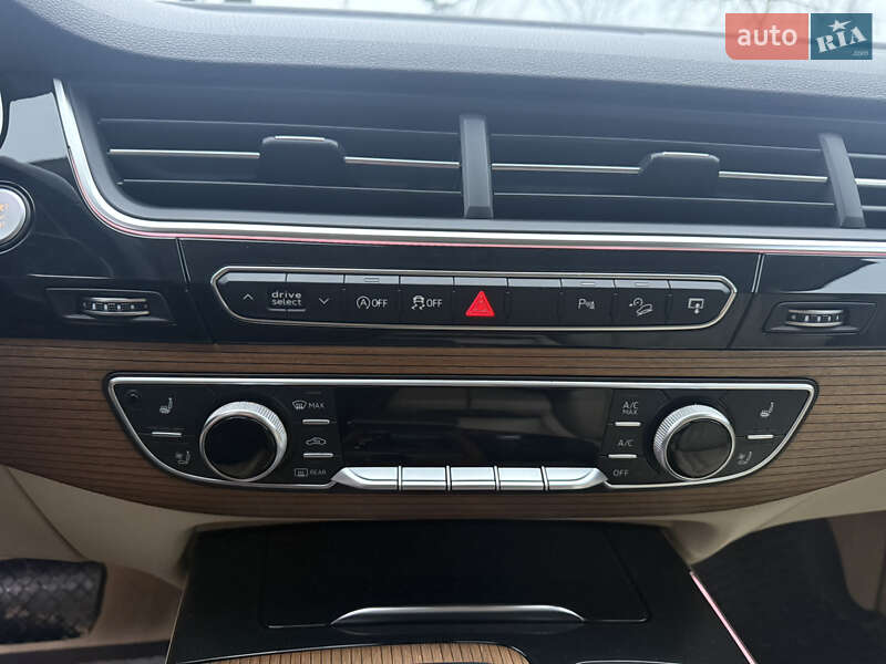 Позашляховик / Кросовер Audi Q7 2017 в Львові